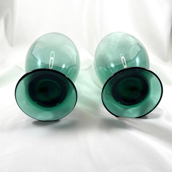 Set of 2 Vintage emerald green water goblets.Vintage emerald green water glasses - Picture 3 of 5